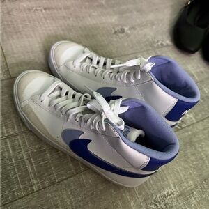 Nike Shoes Size 5.5 (Y) / Size 7 (W)